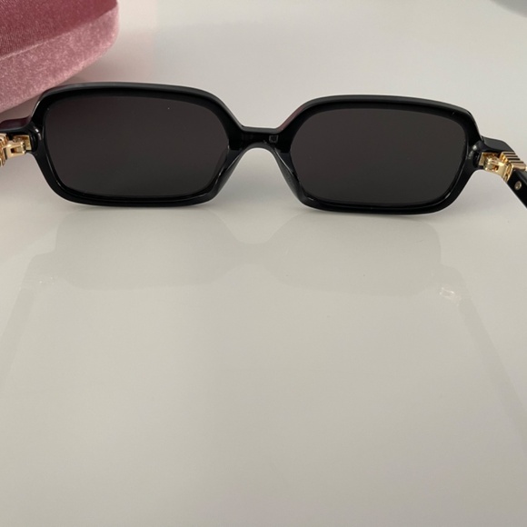 COPY - Miu Miu rectangle sunglasses brand new - Picture 3 of 6